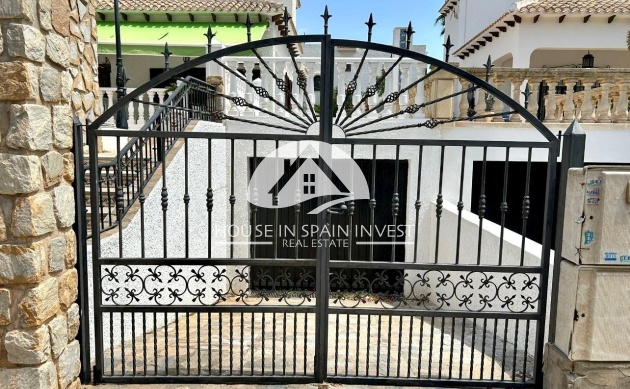 Herverkoop - Villa - Orihuela Costa - La Zenia