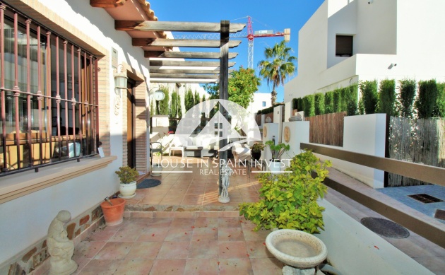 Herverkoop - Villa - Orihuela Costa - Villamartín