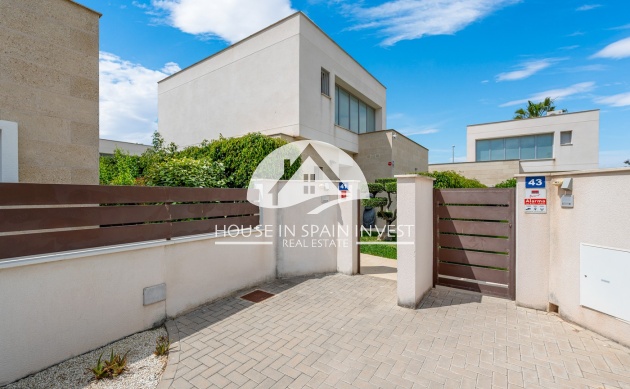 Herverkoop - Villa - Orihuela Costa - Vistabella