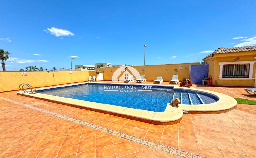 Herverkoop - Villa - Torrevieja - Los Balcones  