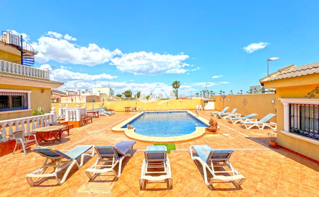 Herverkoop - Villa - Torrevieja - Los Balcones  