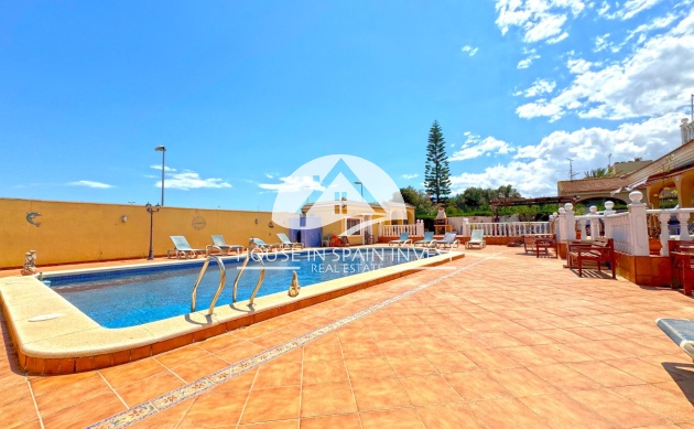 Herverkoop - Villa - Torrevieja - Los Balcones  