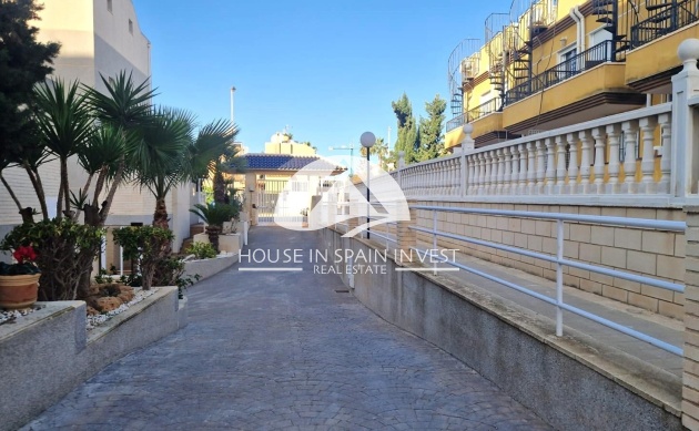 Herverkoop - Rijwoning - Torrevieja - Aguas Nuevas - Sector 25