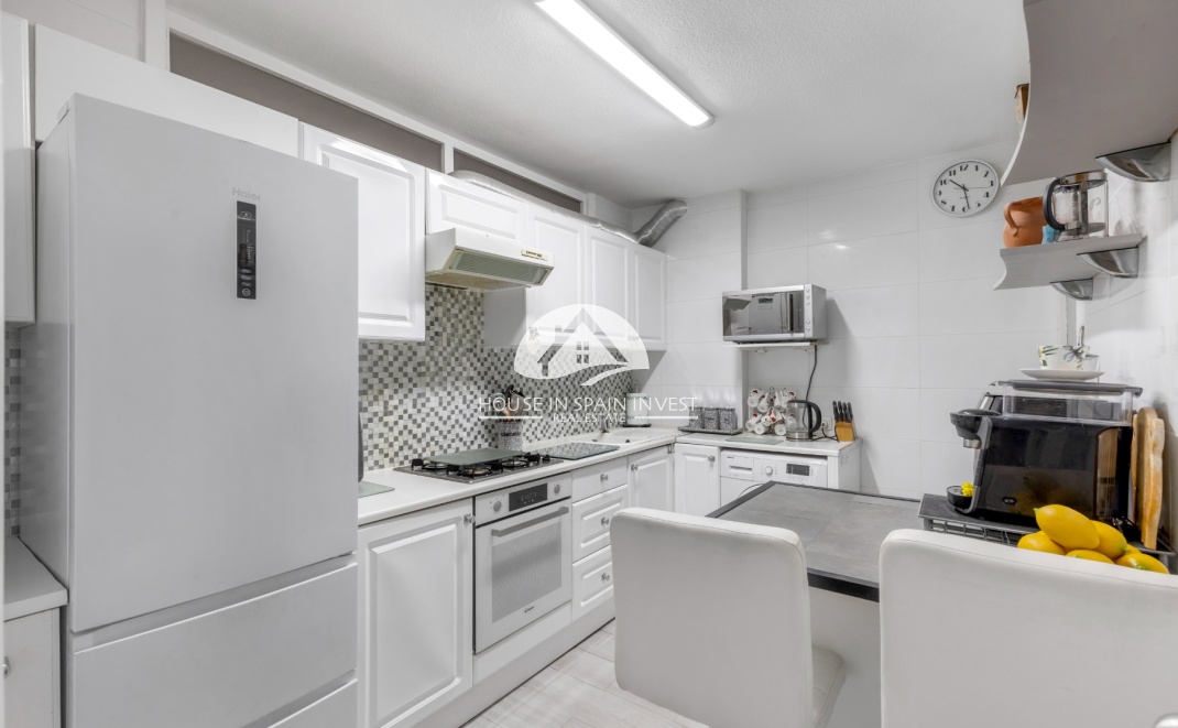 Resale - Apartment  - Torrevieja - Playa del Cura