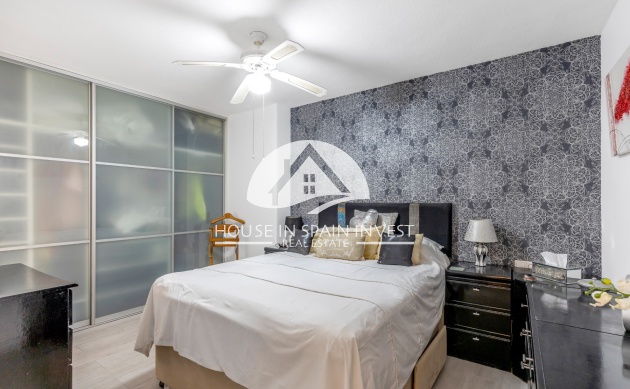 Resale - Apartment  - Torrevieja - Playa del Cura