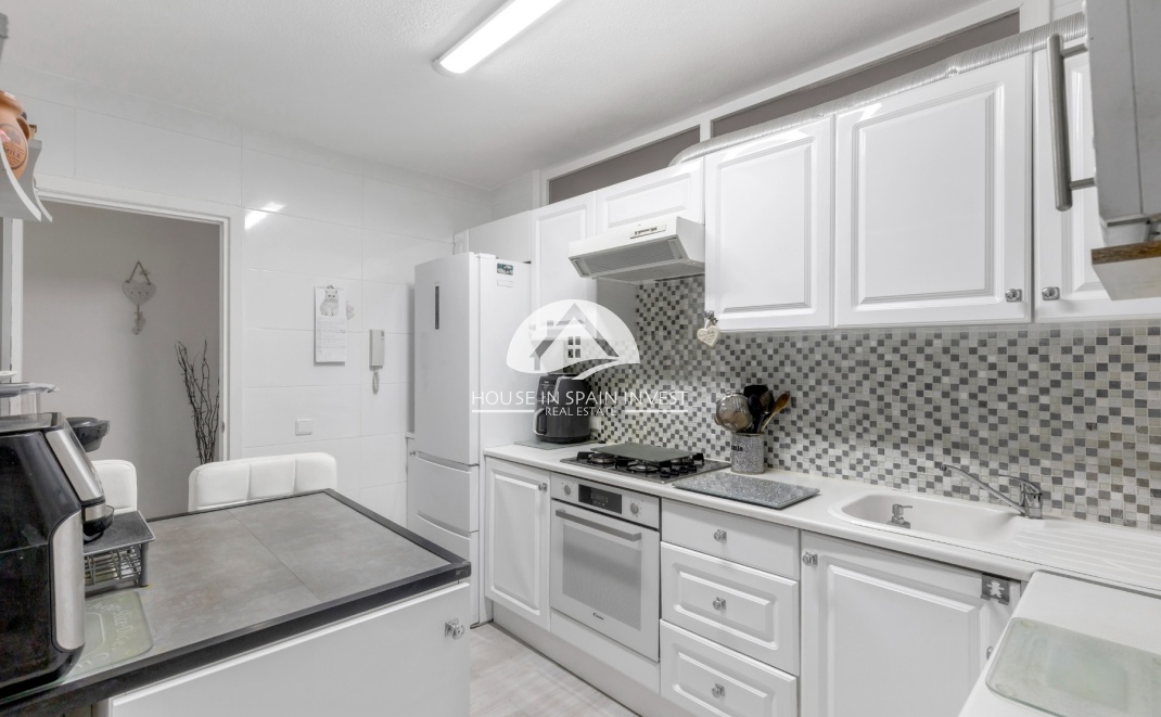 Resale - Apartment  - Torrevieja - Playa del Cura