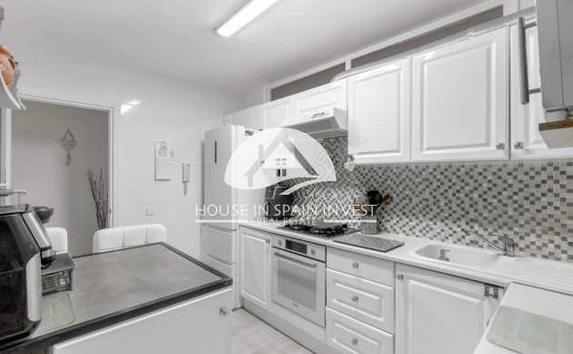 Resale - Apartment  - Torrevieja - Playa del Cura