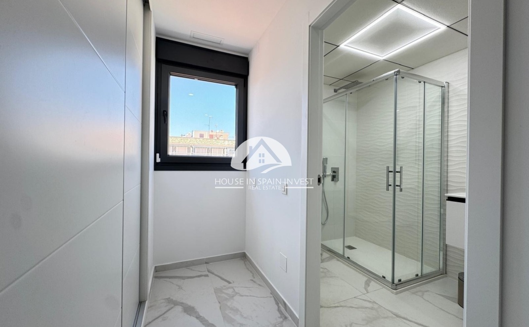 Resale - Apartment  - Torrevieja - Centro