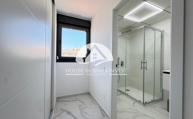 Resale - Apartment  - Torrevieja - Centro