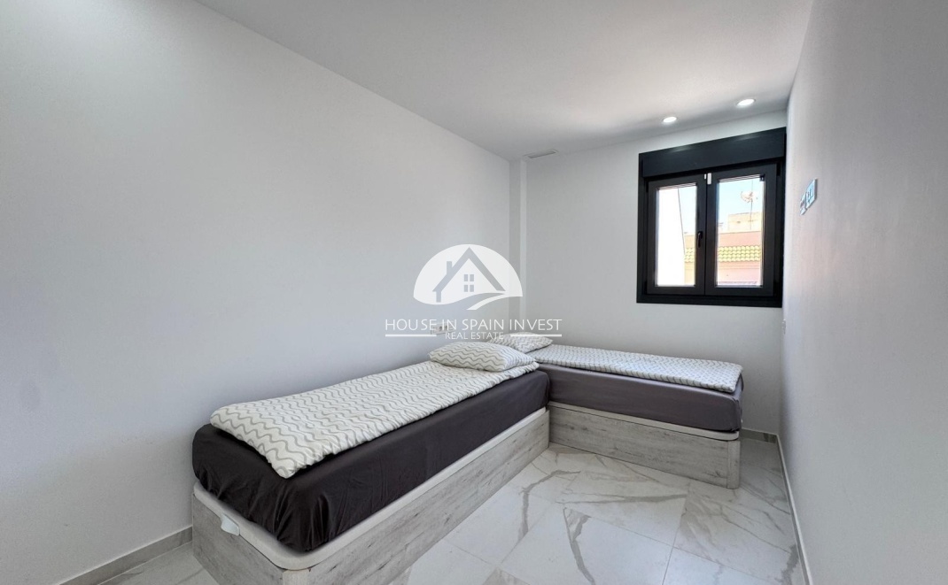 Resale - Apartment  - Torrevieja - Centro