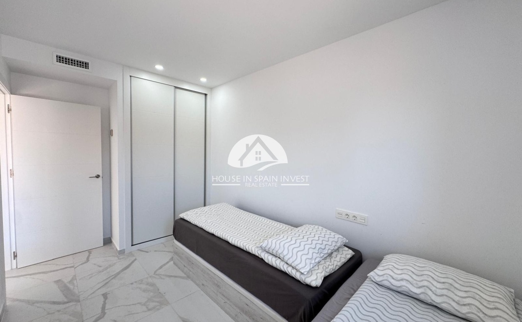 Resale - Apartment  - Torrevieja - Centro