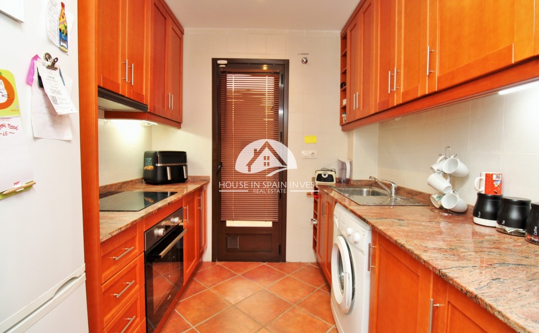 Resale - Apartment  - Torrevieja - Punta Prima  