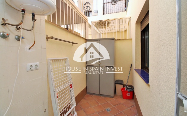 Resale - Apartment  - Torrevieja - Punta Prima  