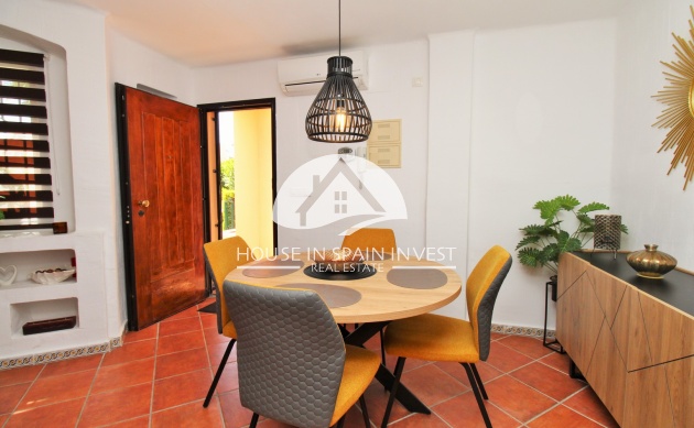 Resale - Apartment  - Torrevieja - Punta Prima  