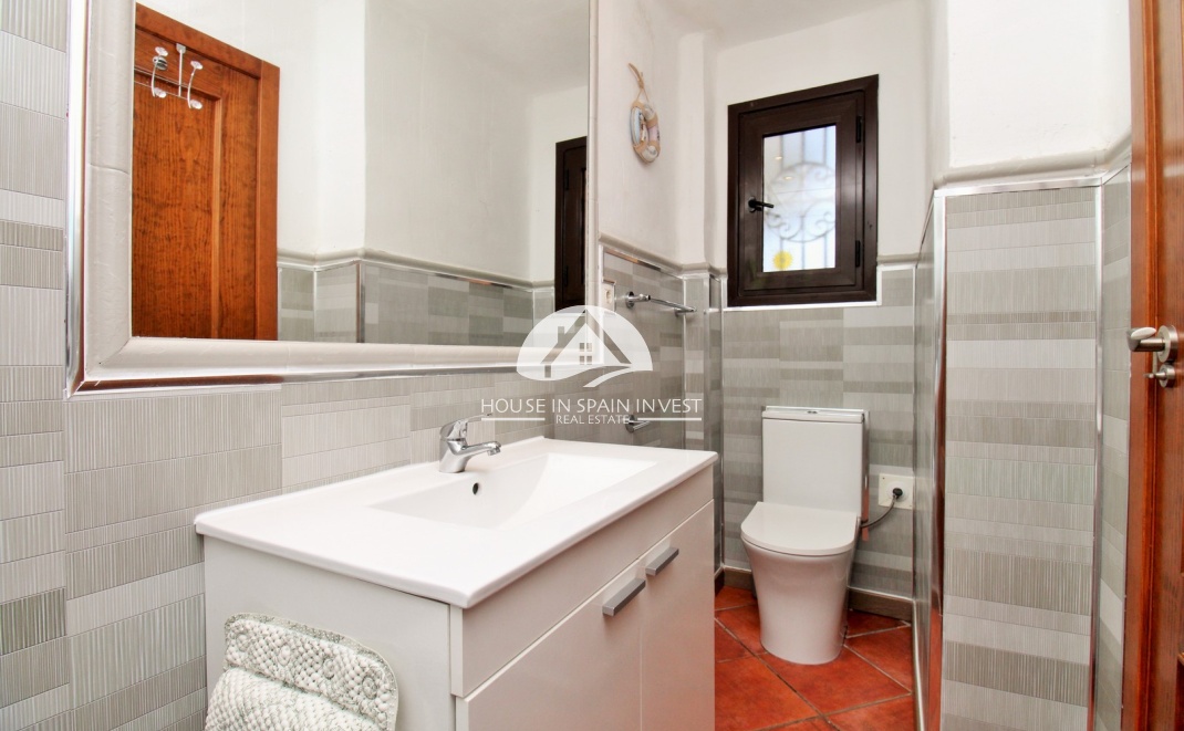 Resale - Apartment  - Torrevieja - Punta Prima  