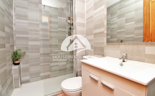 Resale - Apartment  - Torrevieja - Punta Prima  