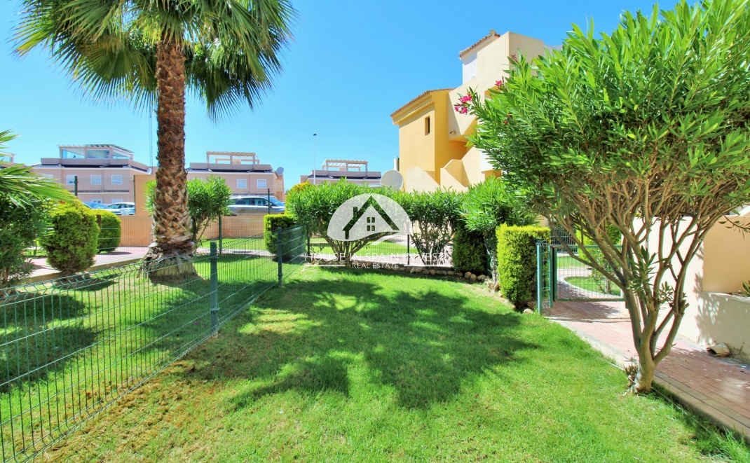 Resale - Apartment  - Torrevieja - Punta Prima  
