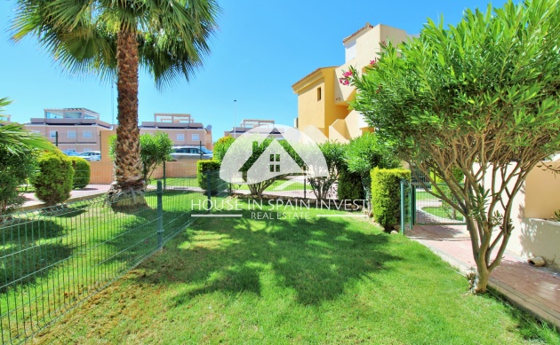 Resale - Apartment  - Torrevieja - Punta Prima  
