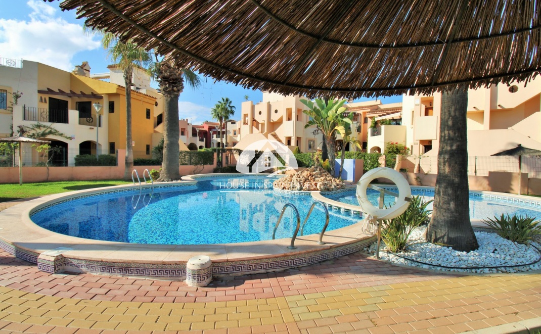 Resale - Apartment  - Torrevieja - Punta Prima  