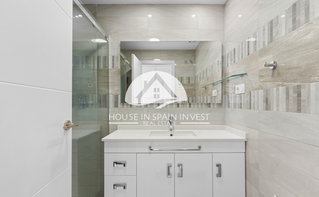 Resale - Apartment  - Orihuela Costa - Punta Prima  