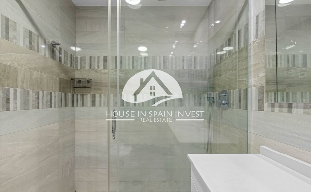 Resale - Apartment  - Orihuela Costa - Punta Prima  