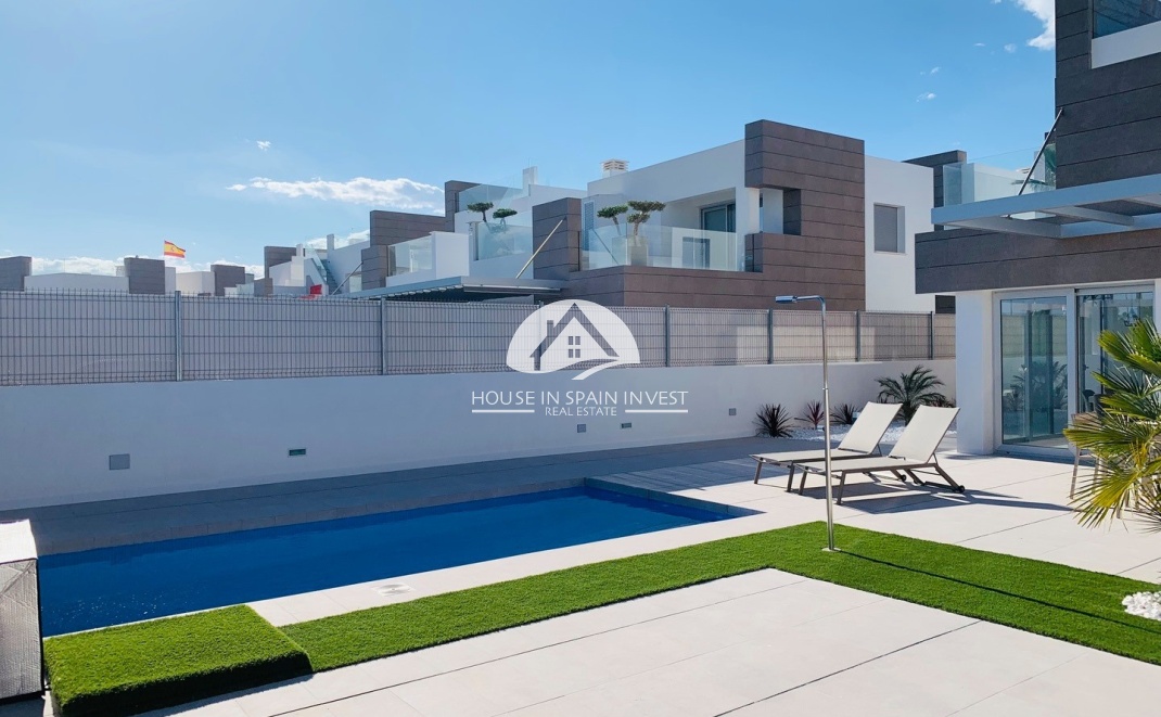 Resale - Villa - Guardamar del Segura - Guardamar - El Raso