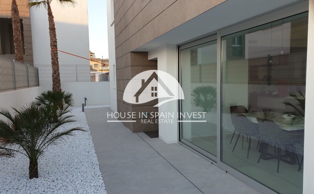 Resale - Villa - Guardamar del Segura - Guardamar - El Raso