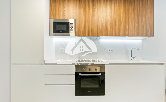 Resale - Apartment  - Torrevieja - Playa del Cura