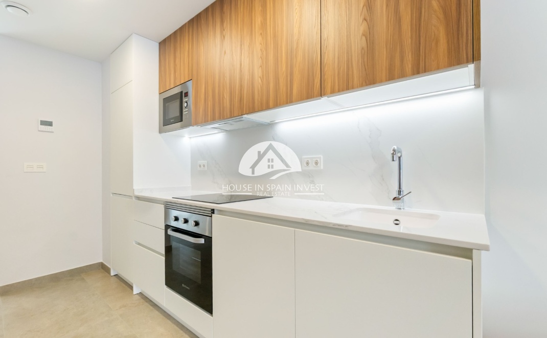 Resale - Apartment  - Torrevieja - Playa del Cura