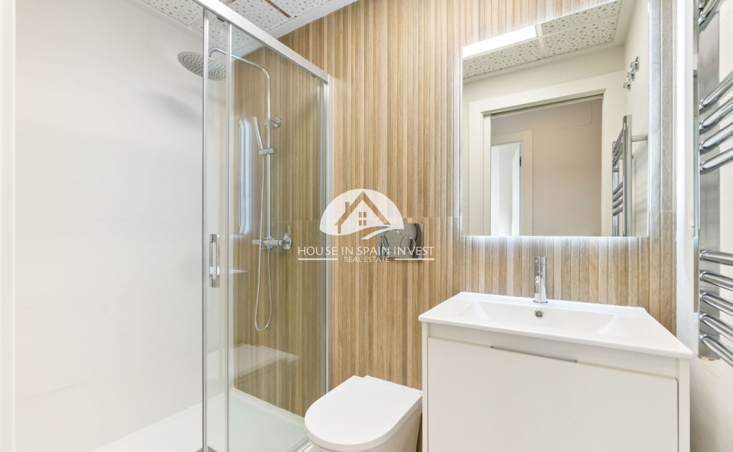 Resale - Apartment  - Torrevieja - Playa del Cura