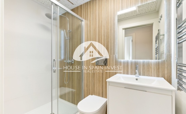 Resale - Apartment  - Torrevieja - Playa del Cura