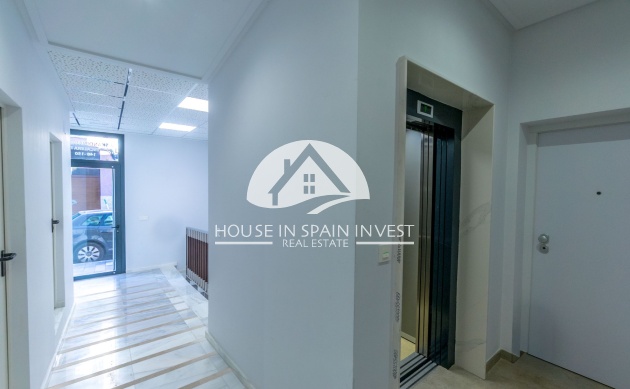Resale - Apartment  - Torrevieja - Playa del Cura
