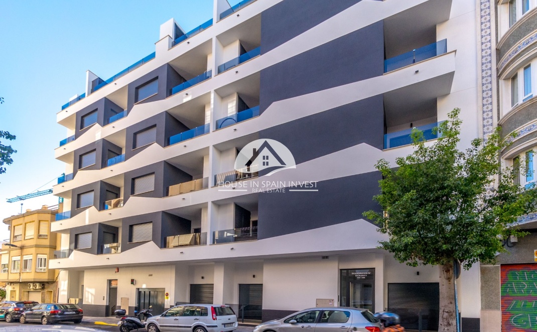 Resale - Apartment  - Torrevieja - Playa del Cura