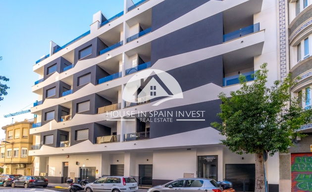 Resale - Apartment  - Torrevieja - Playa del Cura