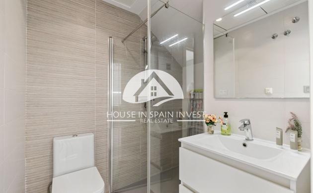 Herverkoop - Rijwoning - Torrevieja