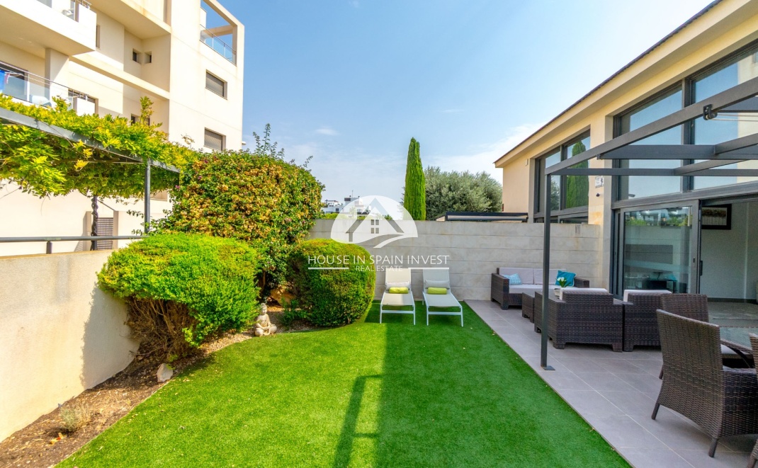 Herverkoop - Villa - Orihuela Costa - Villamartín