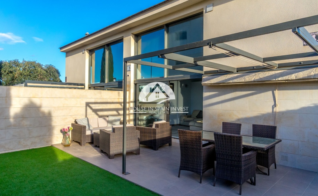 Herverkoop - Villa - Orihuela Costa - Villamartín