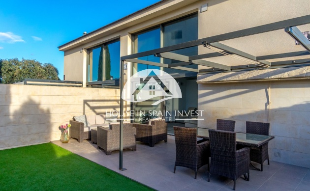 Herverkoop - Villa - Orihuela Costa - Villamartín