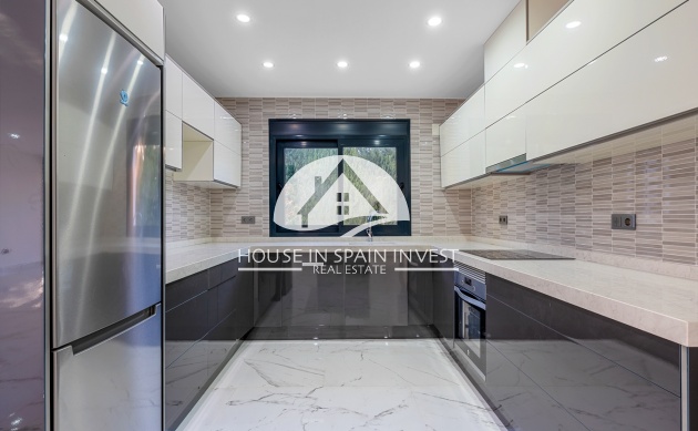 Herverkoop - Villa - Orihuela Costa - Lomas de Campoamor