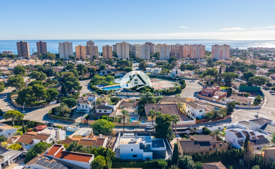 Herverkoop - Villa - Orihuela Costa - Lomas de Campoamor