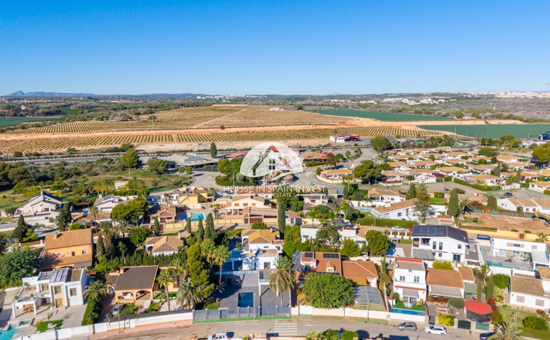 Herverkoop - Villa - Orihuela Costa - Lomas de Campoamor