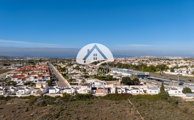 Resale - Villa - Torrevieja - La Siesta - El Chaparral - San Luis