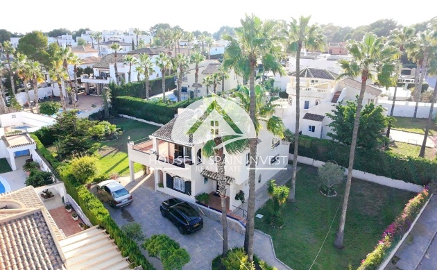 Herverkoop - Villa - Orihuela Costa - Villamartín
