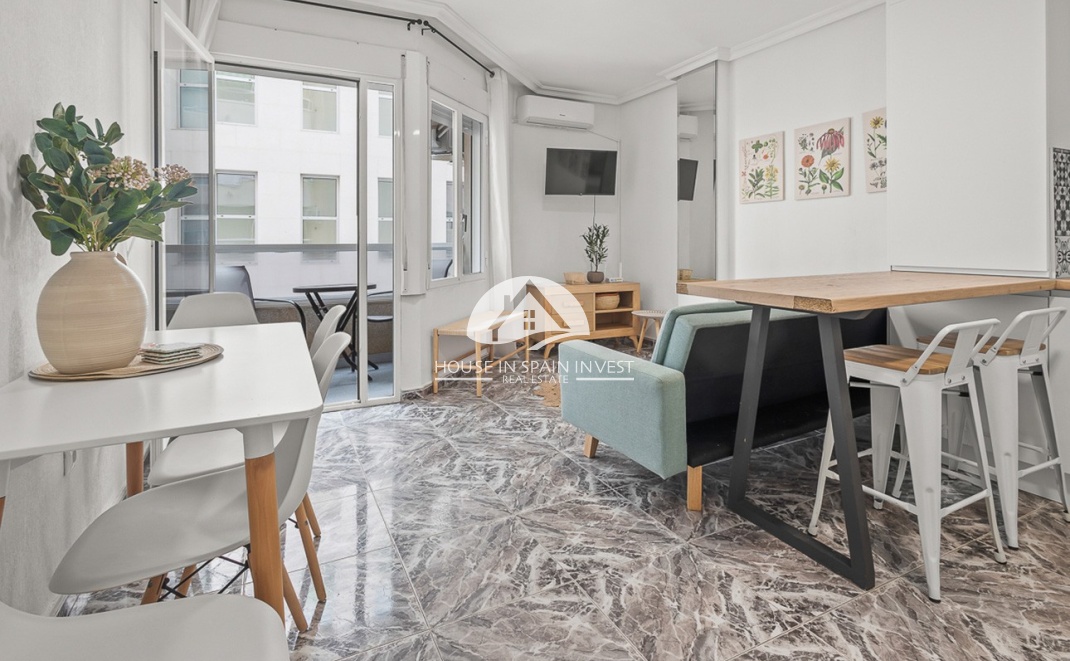 Resale - Apartment  - Torrevieja - Playa del Cura