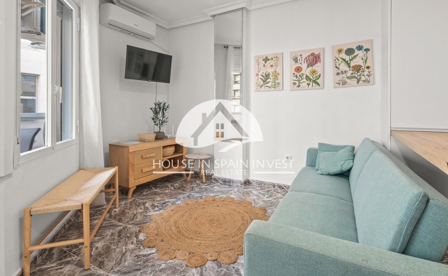 Resale - Apartment  - Torrevieja - Playa del Cura