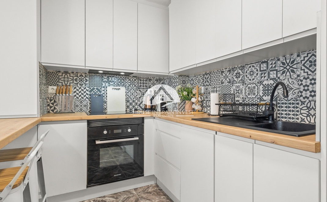 Resale - Apartment  - Torrevieja - Playa del Cura