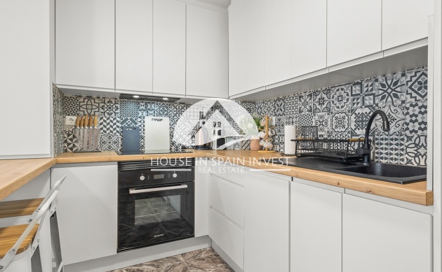 Resale - Apartment  - Torrevieja - Playa del Cura