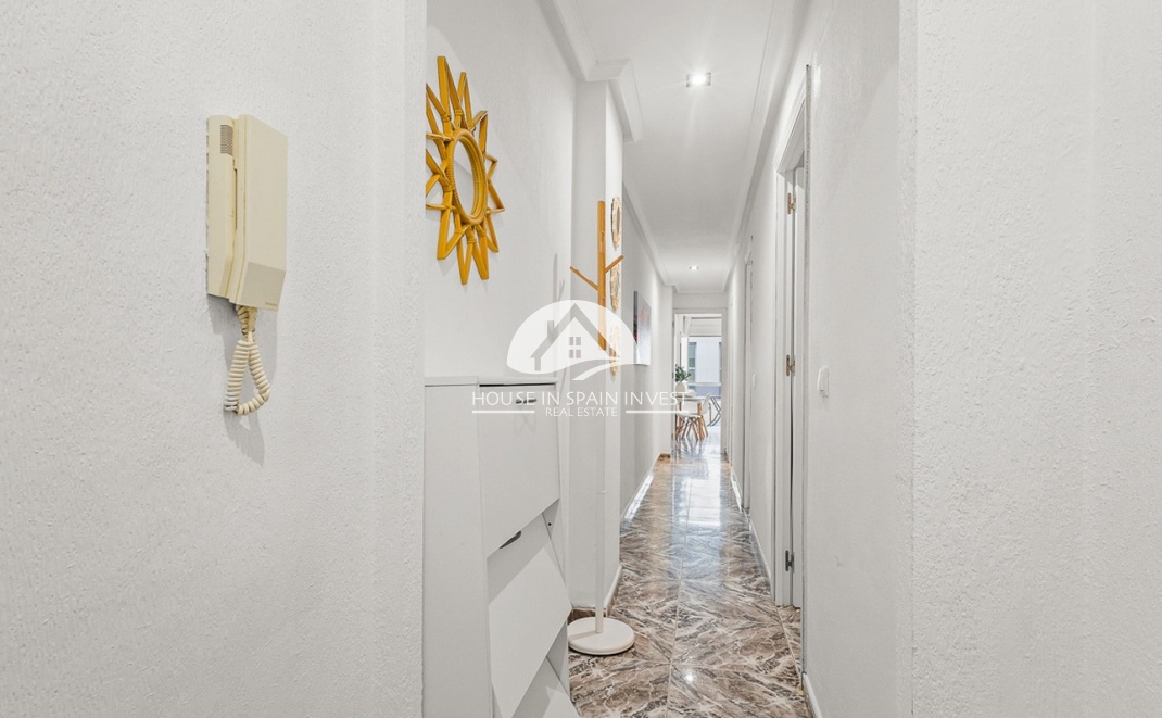 Resale - Apartment  - Torrevieja - Playa del Cura