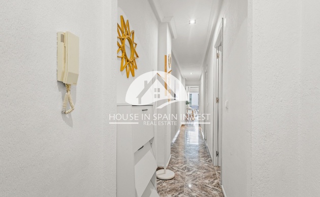 Resale - Apartment  - Torrevieja - Playa del Cura