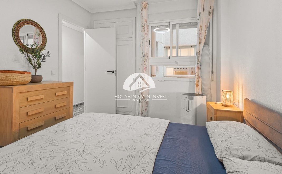 Resale - Apartment  - Torrevieja - Playa del Cura